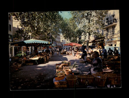 Delcampe - 83 - DRAGUIGNAN - Le Marché - Draguignan