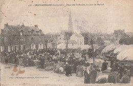 CHATEAUBRIANT. - Place Des Terrasses Un Jour De Marché . Belle Animation - Châteaubriant