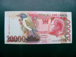 Unc Banknote Saint Thomas And Prince 20000 Dobras 1996 P-67a Animal Bird Oiseau Prefix CA - Sao Tomé Et Principe