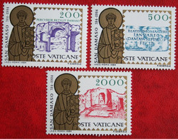 1984 - VATICANO -  CENTENARIO  DELLA MORTE DI SAN DAMASO PAPA   - SERIE COMPLETA DI  3  VALORI  -  NUOVO - Neufs