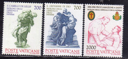 1986 - VATICANO  - PROCLAMAZIONE DEI SANTI CAMILLO DE LELLIS  E GIOVANNI DI DIO   - SERIE COMPLETA DI 3 VALORI -   NUOVO - Neufs