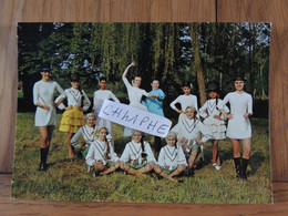 REUGNY - FOLK DANSE DE REUGNY DANS LE PARC DU CHATEAU DE PERREUX - Reugny