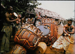 ► GHANA - Dancer James Acheampong & Giant Fontomfront National Drums Orchestra - Ghana - Gold Coast