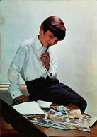 ►   Jeune Collectionneur De Cartes Postales - France Années 70/80s - Young Postcard Collector - Collector Fairs & Bourses