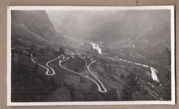PHOTO 38 - VENOSC - Très Jolie Vue Générale Du Village Dans La Vallée + Lacets De La Route - 1937 - Vénosc
