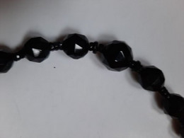 Collier Long En Perles De Verre Jais Noir Facettées De 80 Cm Environ - Autres & Non Classés