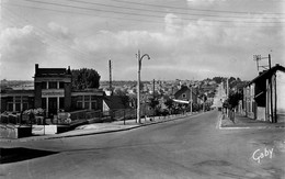 Cholet * Boulevard De La Victoire Et Avenue De La Libération - Cholet