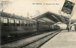 Cholet * La Marquise De La Gare * Wagons * Ligne Chemin De Fer De Maine Et Loire * Train - Cholet