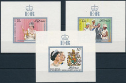 ** 1977 II. Erzsébet Királynő Sor Vágott Blokkformában, Elizabeth II. Set In Imperforated Blockform Mi 1038-1040 - Andere & Zonder Classificatie