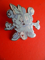 Pins EGF Email BD Disney -  Mickey Et Minnie - Signé Officiel Trading 2008 - - Disney