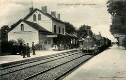 Châtillon Sur Loire * La Gare Intérieure * Train Locomotive * Ligne Chemin De Fer Du Loiret - Chatillon Sur Loire