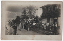 Carte Photo Diligence Drapeaux Marchand Ambulant ? Maison Du 3 Mai Liquidation Soldes Café Béni Les Lierres à Situer - A Identifier