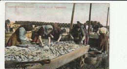 Yarmouth : Scotch Fisher Lassies At Work At GT. Yarmouth - Great Yarmouth