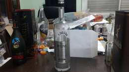 Russia-BELUGA-noble Russian Vodka-export-(40%%)-(1liter)-good-botlle - Sonstige & Ohne Zuordnung