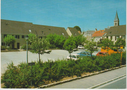 Val De  Marne : SANTENY : Place  G . Gondy , Voiture  Renault  5 - Santeny