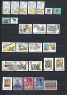 Vatican – Vaticono – Vaticaan - Small Lot Of Mint Stamps MNH (**) (Lot 505) - Collections