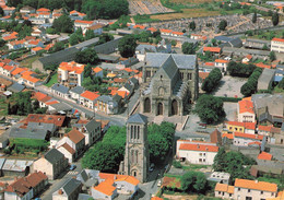 85 Challans Eglise Et Tour De L' Ancienne Eglise Vue Aerienne CPM - Challans