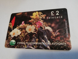 CYPRUS  PHONECARD 2 POUND  FLOWERS   NO 17CYPA    MAGNET CARD    ** 4502 ** - Chipre