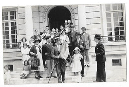 FERE EN TARDENOIS (02) Carte Photo Groupe De Personnages à La Sortie De L'Hotel De Ville Belle Animation - Fere En Tardenois