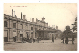 Delcampe - - 1037 -   POITIERS  La Gare  (attelage) - Poitiers