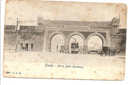 - 1138 -    TUNIS  Porte Bab-Saadoun    (tram !! Attelage ) - Tunisie