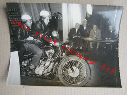 BMW, Motorcyclists, Table With The Names ... / Croatia - Rijeka ( Big Photo ) - Motos