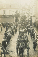 Amboise * Carte Photo * La Fête Des Fleurs * Rue J J ROUSSEAU * 3 Juillet 1910 * Défilé Char Attelage - Amboise