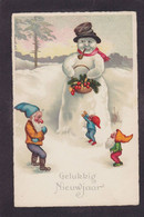 CPA Bonhomme De Neige Snowman Circulé Lutins Gnomes - Autres & Non Classés