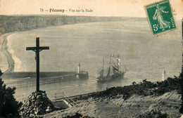 Fécamp * Vue Sur La Rade * Bateau Voilier Terreneuvier Terre Neuvas - Fécamp