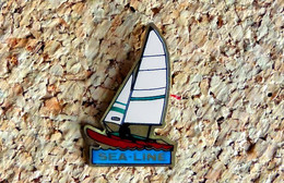 Pin's BATEAU - VOILE - Voilier SEA-LINE - Verni époxy - Fabricant DESMAZIERES - Voile