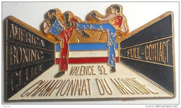 AA246 Pin's BOXE Full Contact Championnat Monde Valence 92 America Boxing Club  Achat Immédiat - Boxe