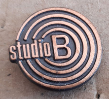 Radio Beograd Belgrade Studio B Serbia Ex Yugoslavia Pin - Médias