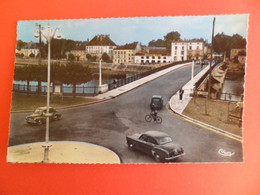 CPSM - GRAY La JOLIE - Haute Saone - Rond Point Du Pont De Pierre - Auto Voiture - Gray