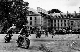 Saumur * Le Carroussel Militaire * Moto Motocyclette Ancienne * Défilé - Saumur