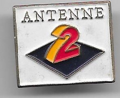 Pin's : Antenne 2. (Voir Commentaires) - Médias
