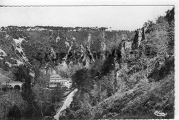 72- ST SAINT LEONARD DES BOIS - LE TOURING CLUB  ET LE HAUT FOURCHE 1957 - SARTHE - Saint Leonard Des Bois