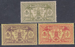 Nouvelles Hébrides N° 31 / 33 X Partie De Série : Les 3 Valeurs  Trace De Charnière Sinon TB - Unused Stamps