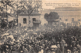 03-MOULINS- ARRIVEE DE MONSEIGNEUR LOBBEDEY- EVÊQUE DE MOULINS LE 11 SEP 1906, LA FOULE ACCLAMANT MONSEIGNEUR - Moulins