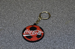 Coca-cola Company Porte Clé-sleutelhanger-key Chain Voetbal - Portallaves