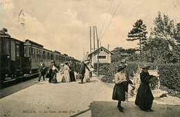 Melun * La Gare * Arrivée D'un Train * Ligne Chemin De Fer De Seine Et Marne - Melun