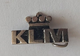 Airplane (Avion / Flugzeug)  Koninklijke Luchtvaart Maatschappij (KLM)  PINS BADGES P4/6 - Avions