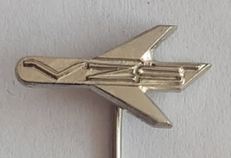 Airplane (Avion / Flugzeug)  Fairchild VZ-5  PINS BADGES P4/6 - Avions