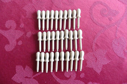 30 Tourillons Bois Pour Maquettes Miniatures ,Bâteaux Etc  .. - Legni