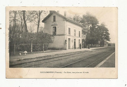 Cp , Chemin De Fer ,  La Gare , Vue Prise Sur La Voie ,86 , COULOMBIERS , Voyagée - Stazioni Senza Treni