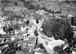 Arbas * L'école Du Village Et Les Deux Place * école Groupe Scolaire - Autres & Non Classés