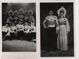 Carte Photo Fête Carnaval Déguisement Lot De 2 Groupe Chinois Chine à Localiser En 1948 - Altri & Non Classificati