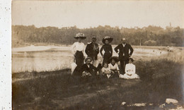 PONT DU CHATEAU ET SES ENVIRONS GENDARME ET SA FAMILLE AU BORD DE L'ALLIER - Pont Du Chateau