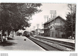 CPSM PF 01 Villars Les Dombes La Gare Et Le Train - Villars-les-Dombes