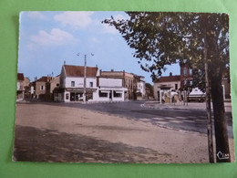 CONFLANS SAINTE HONORINE PLACE DE LA LIBERTE A CHENNEVIERES - Conflans Saint Honorine