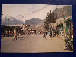 PAKISTAN AIRPORT ROAD MOTO MOTOCYCLETTE COCCINELLE - Pakistán